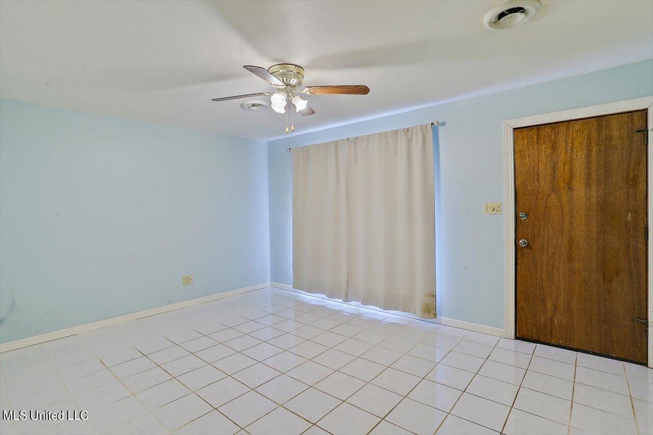 5621 Hearn Street Jackson, MS 39206 - Photo 8 of 28 08-5621 Hearn St