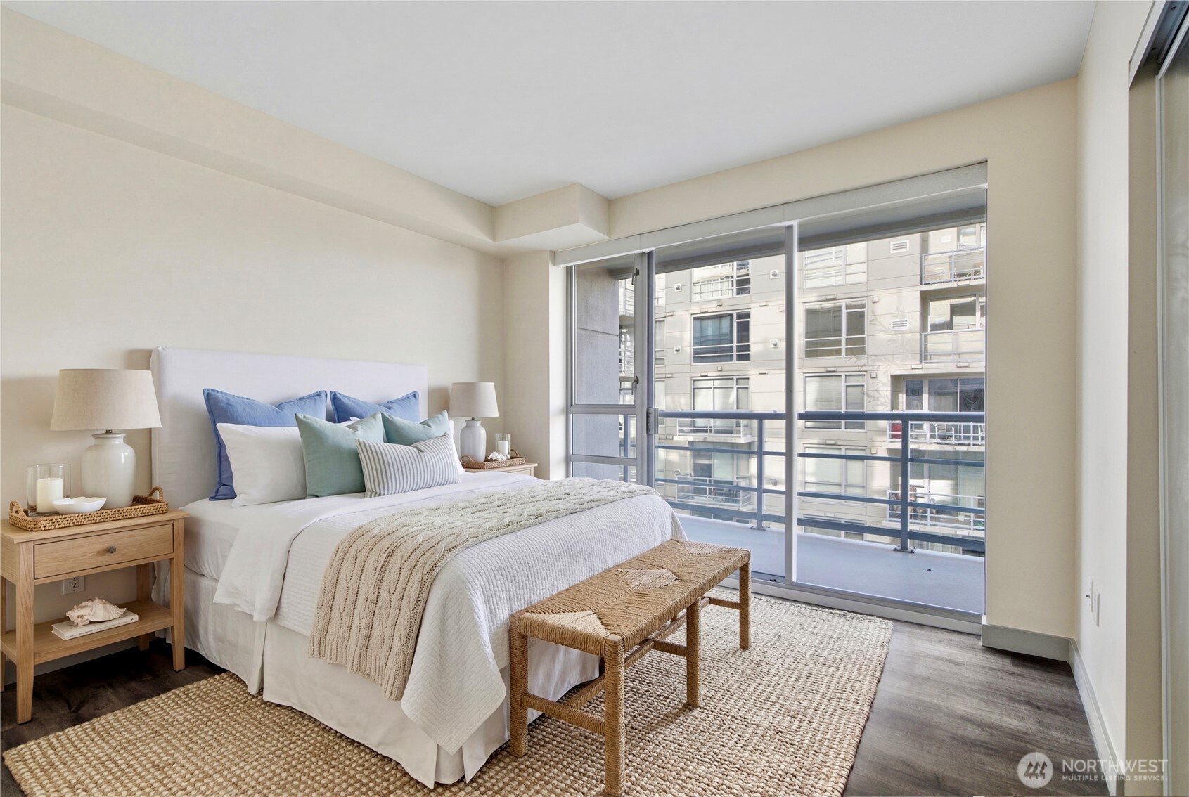 2929 1st Avenue, Unit 808 Seattle, WA 98121 - Photo 11 of 19