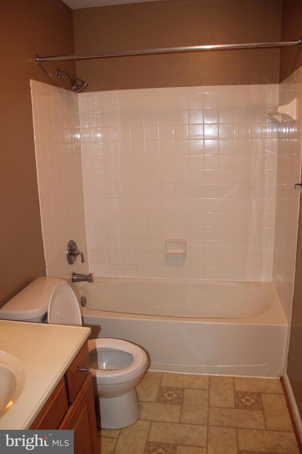 703 MacDill Road Baltimore, MD 21220 - Photo 19 of 26 Bath