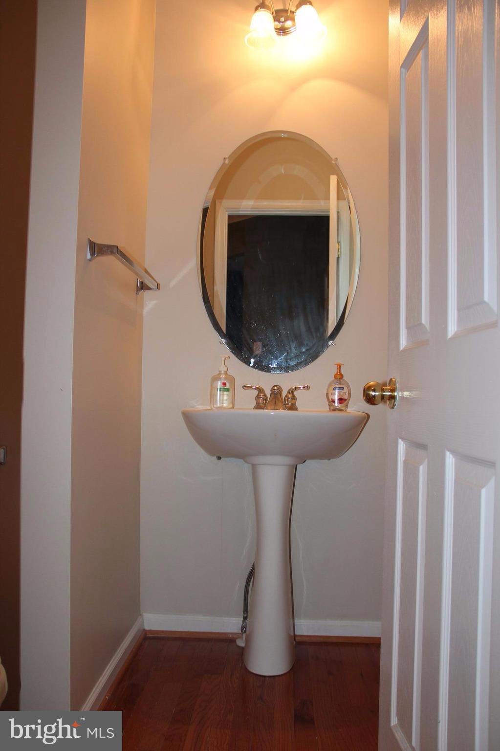 703 MacDill Road Baltimore, MD 21220 - Photo 8 of 26 Bath
