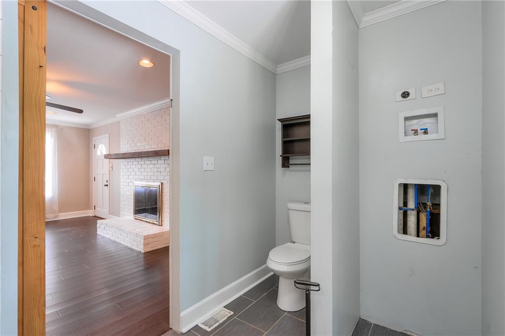2842 Bob Cox Road Marietta, GA 30064 - Photo 8 of 26 Gallery Image 8
