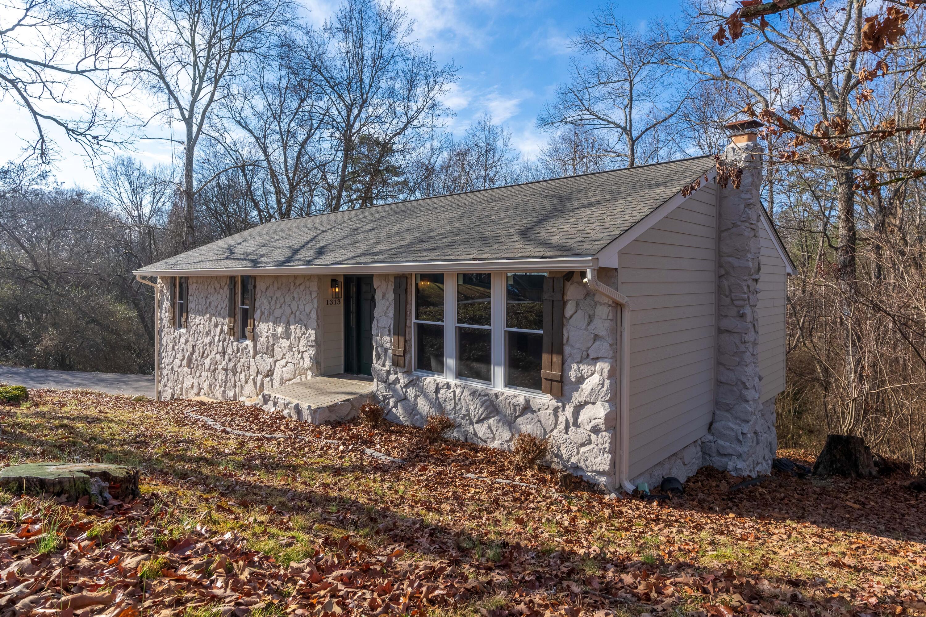 08 - 1313 Timbercrest Ln - Exteriors