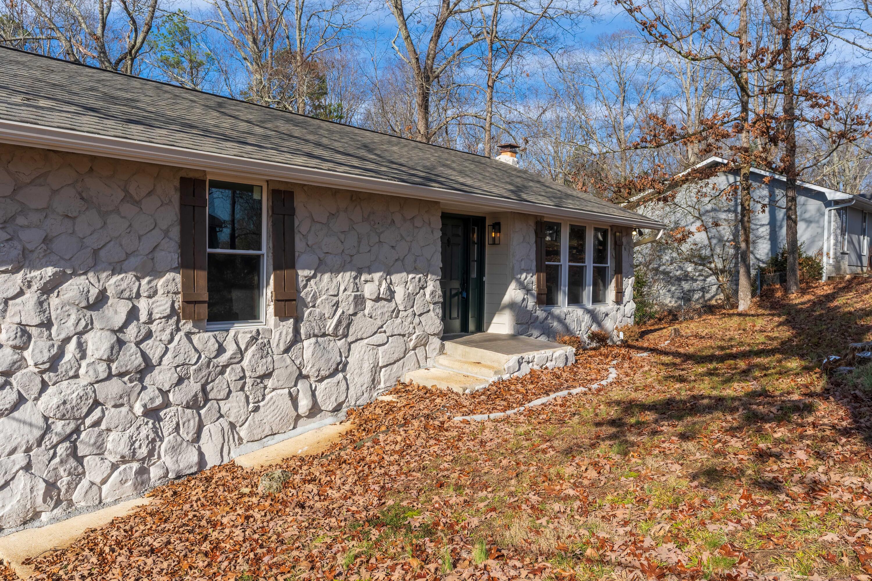 1313 Timbercrest Lane Chattanooga, TN 37421 - Photo 5 of 44 09 - 1313 Timbercrest Ln - Exteriors