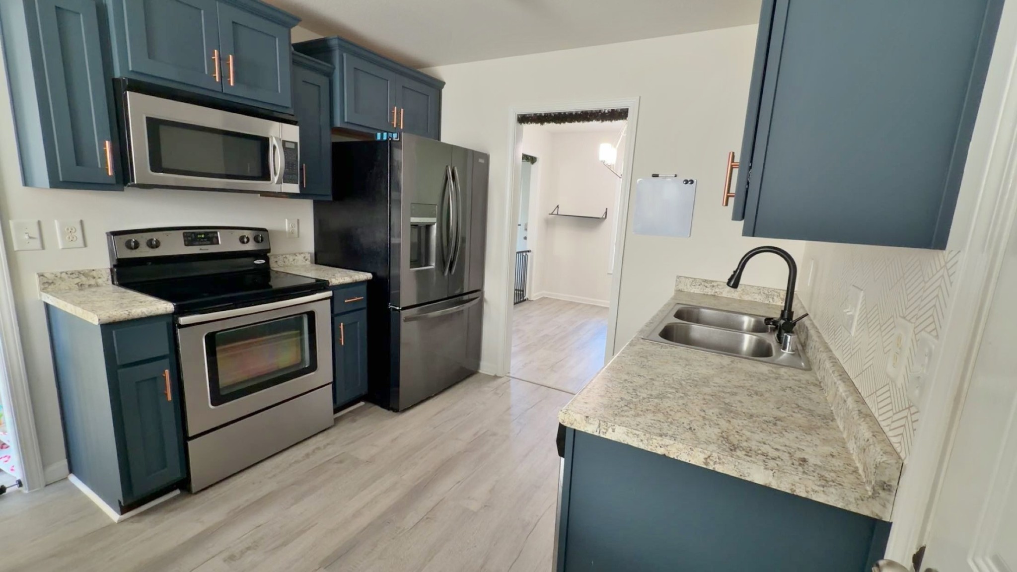 949 Hugh Hunter Road Oak Grove, KY 42262 - Photo 7 of 17