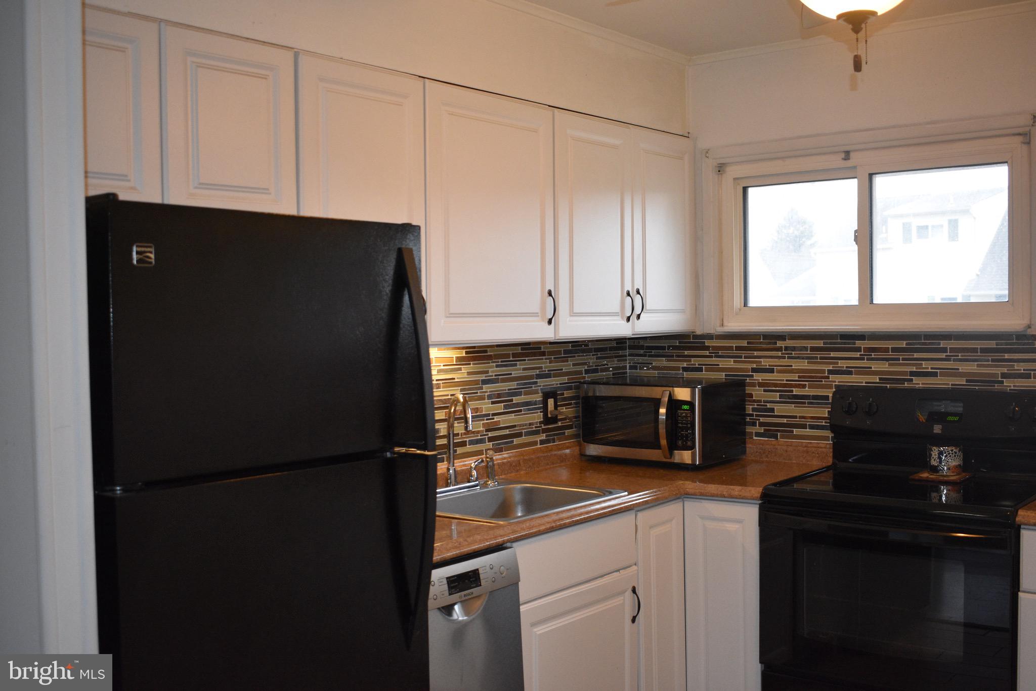17 Inwood Road Levittown, PA 19057 - Photo 27 of 30 Gallery Image 27