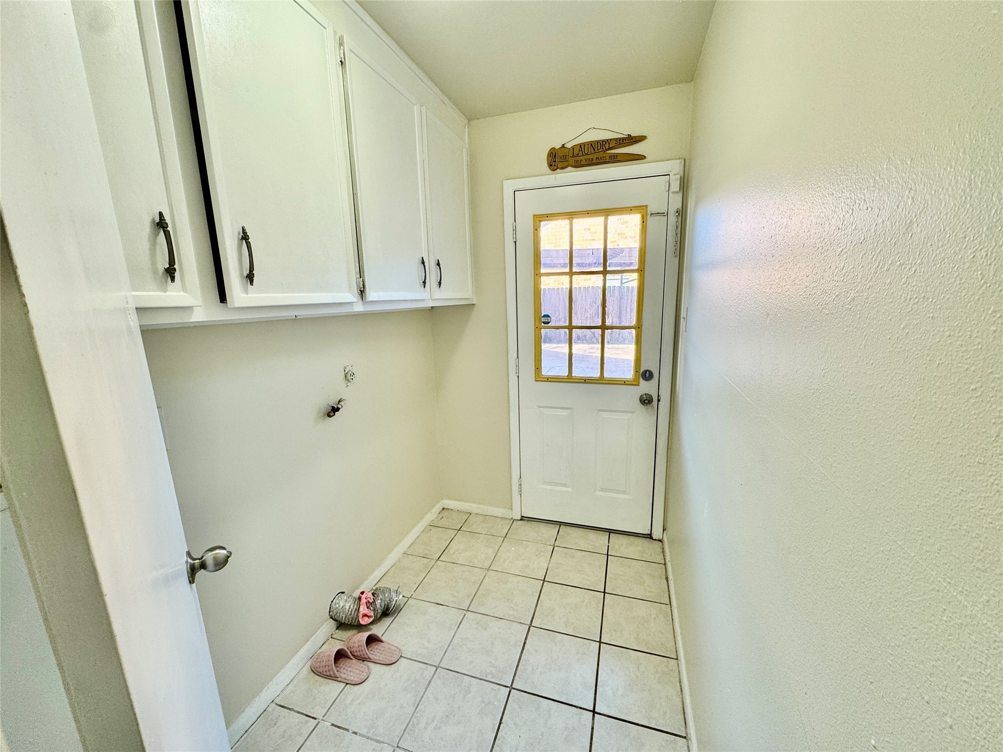 10131 Sagedale Drive Houston, TX 77089 - Photo 3 of 21 a view of an empty room