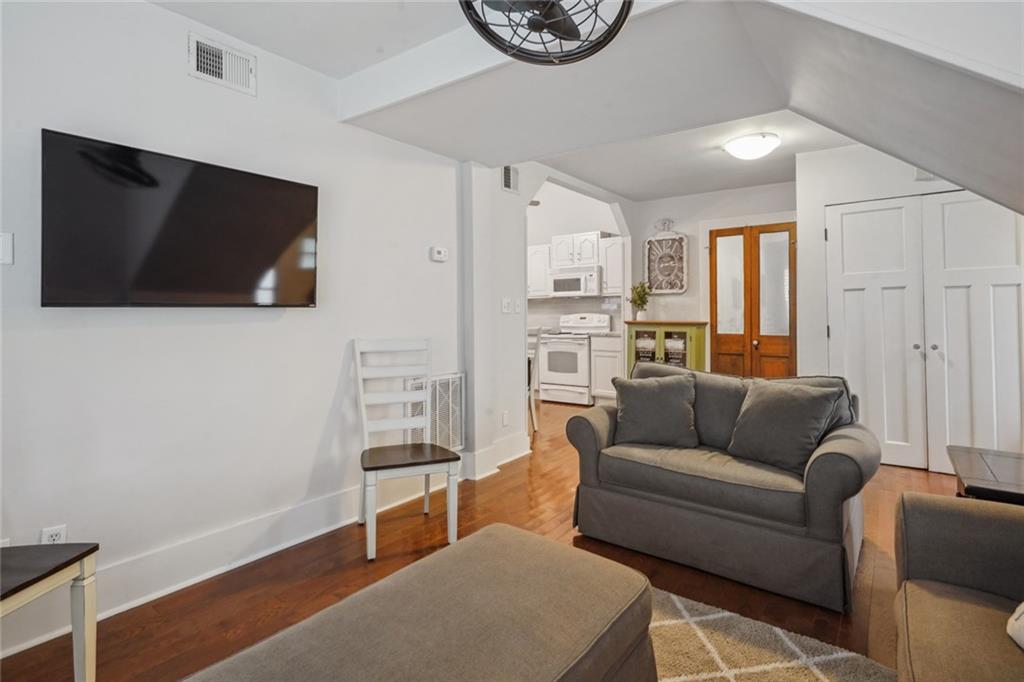 4808 Magazine Street, Unit D New Orleans, LA 70115 - Photo 8 of 17