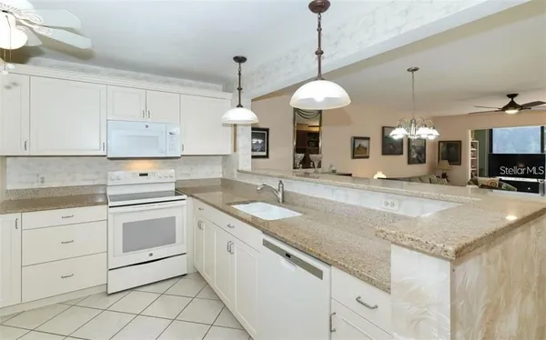 $1,800 | 183 Pineneedle Drive, Bradenton, FL 34210