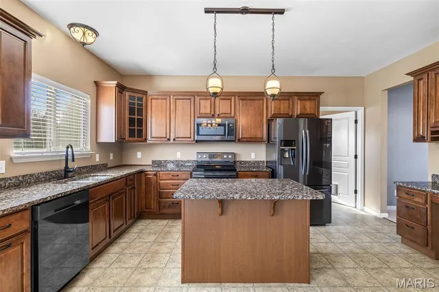 $405,000 | 750 Lost Canyon Boulevard, Wentzville, MO 63385