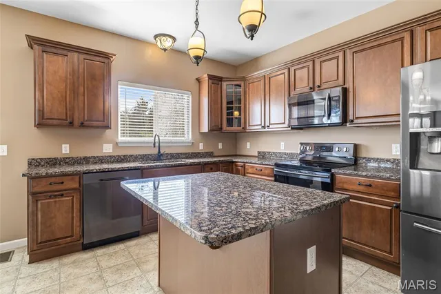 $405,000 | 750 Lost Canyon Boulevard, Wentzville, MO 63385