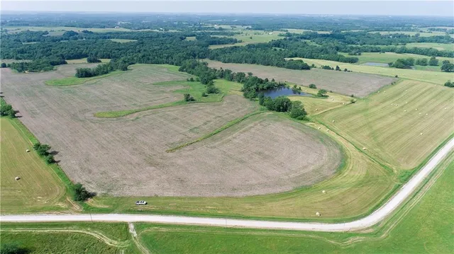 $1,904,000 | East 360th Street, Gilman City, MO 64642