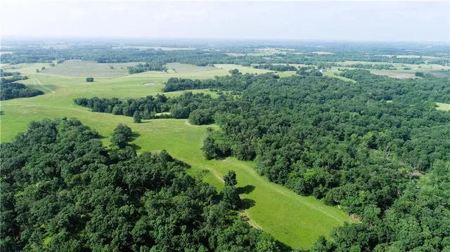 $1,904,000 | East 360th Street, Gilman City, MO 64642