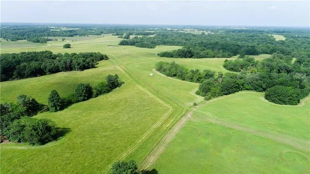 $1,904,000 | East 360th Street, Gilman City, MO 64642