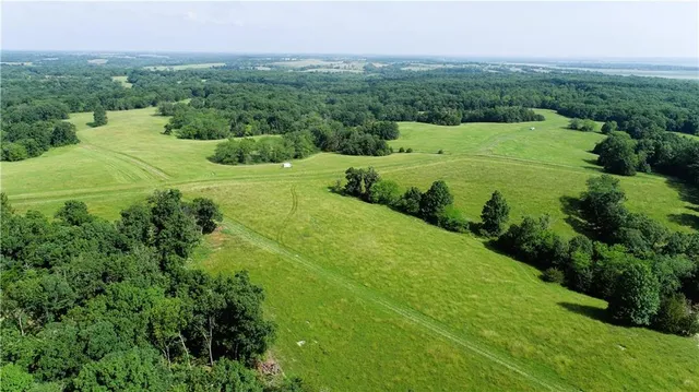 $1,904,000 | East 360th Street, Gilman City, MO 64642