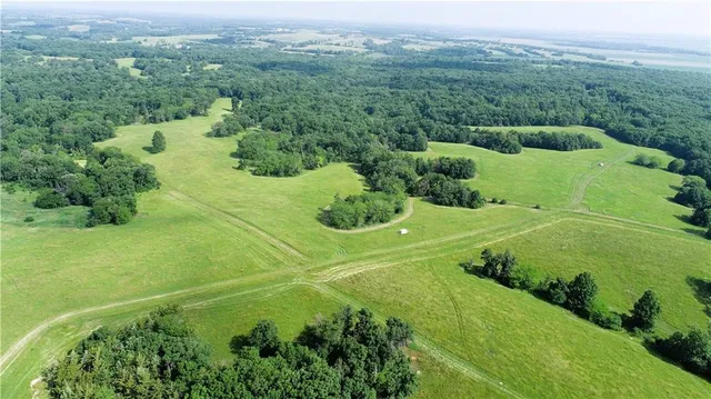 $1,904,000 | East 360th Street, Gilman City, MO 64642