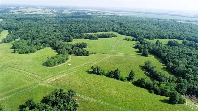 $1,904,000 | East 360th Street, Gilman City, MO 64642