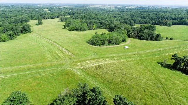 $1,904,000 | East 360th Street, Gilman City, MO 64642