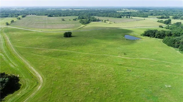 $1,904,000 | East 360th Street, Gilman City, MO 64642