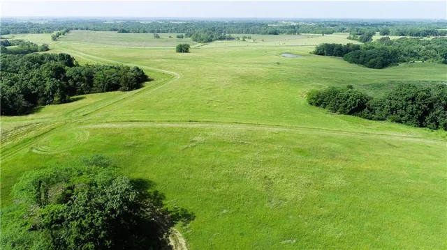 $1,904,000 | East 360th Street, Gilman City, MO 64642