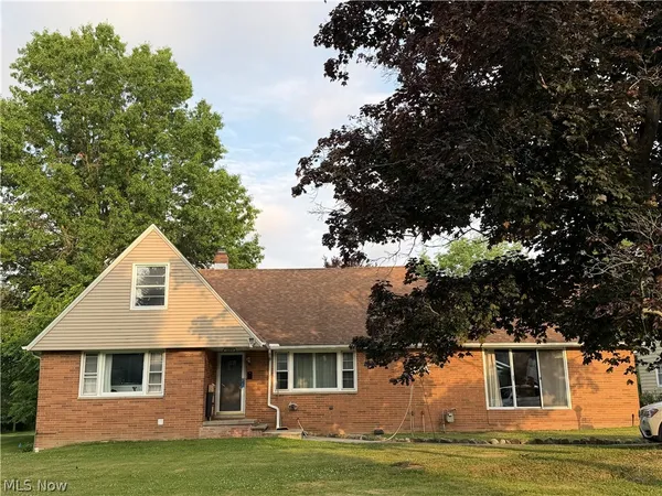 $799,000 | 26314 North Woodland Road, Beachwood, OH 44122