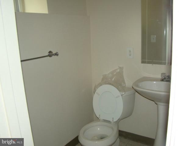 3816 Ednor Road Baltimore, MD 21218 - Photo 2 of 8 Bath