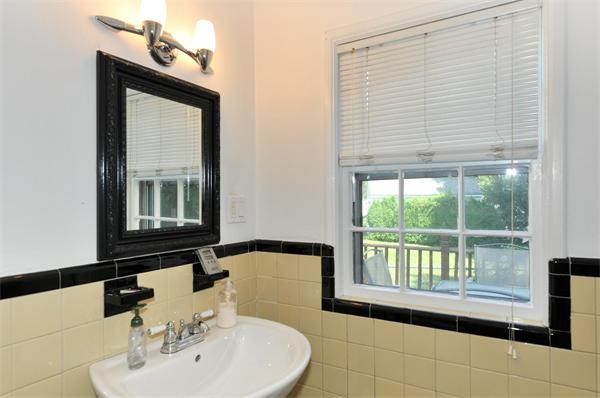 240 West Roxbury Parkway Boston, MA 02467 - Photo 13 of 30 Gallery Image 13