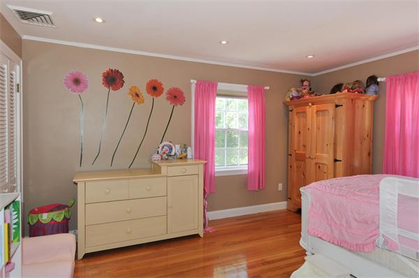 240 West Roxbury Parkway Boston, MA 02467 - Photo 17 of 30 Gallery Image 17