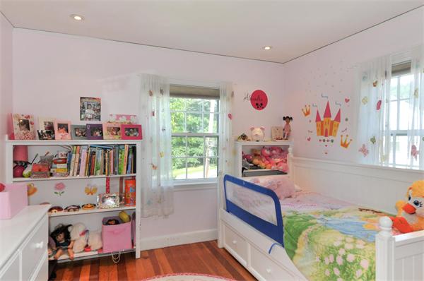 240 West Roxbury Parkway Boston, MA 02467 - Photo 19 of 30 Gallery Image 19