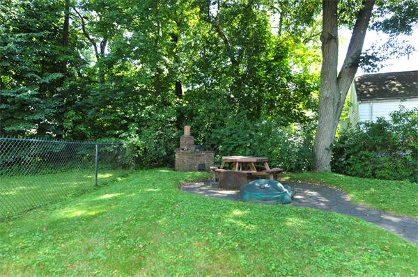 240 West Roxbury Parkway Boston, MA 02467 - Photo 27 of 30 Gallery Image 27