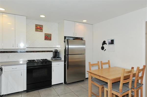 240 West Roxbury Parkway Boston, MA 02467 - Photo 9 of 30 Gallery Image 9
