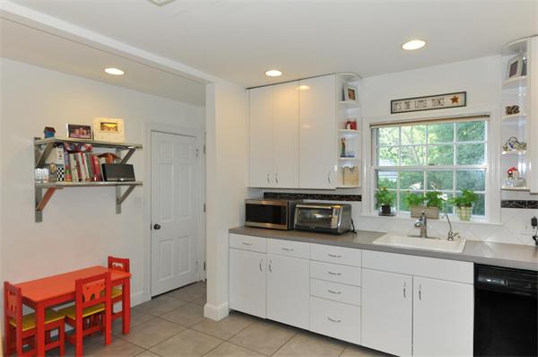 240 West Roxbury Parkway Boston, MA 02467 - Photo 10 of 30 Gallery Image 10