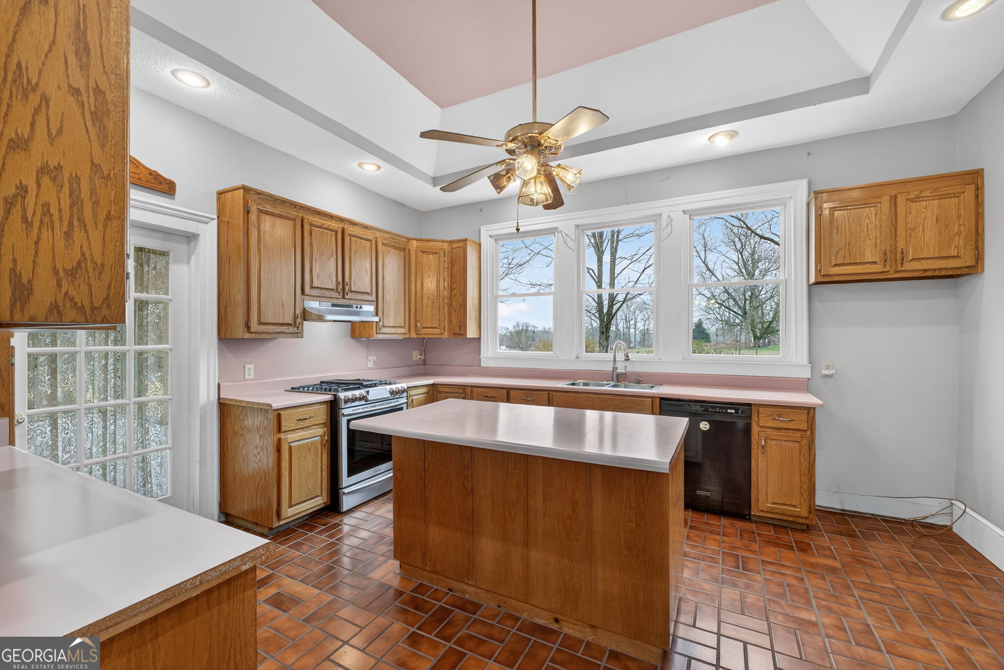 402 Tom Bell Road Milner, GA 30257 - Photo 19 of 75