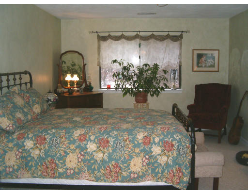 16 Country Club Road Peabody, MA 01960 - Photo 12 of 17 Gallery Image 12