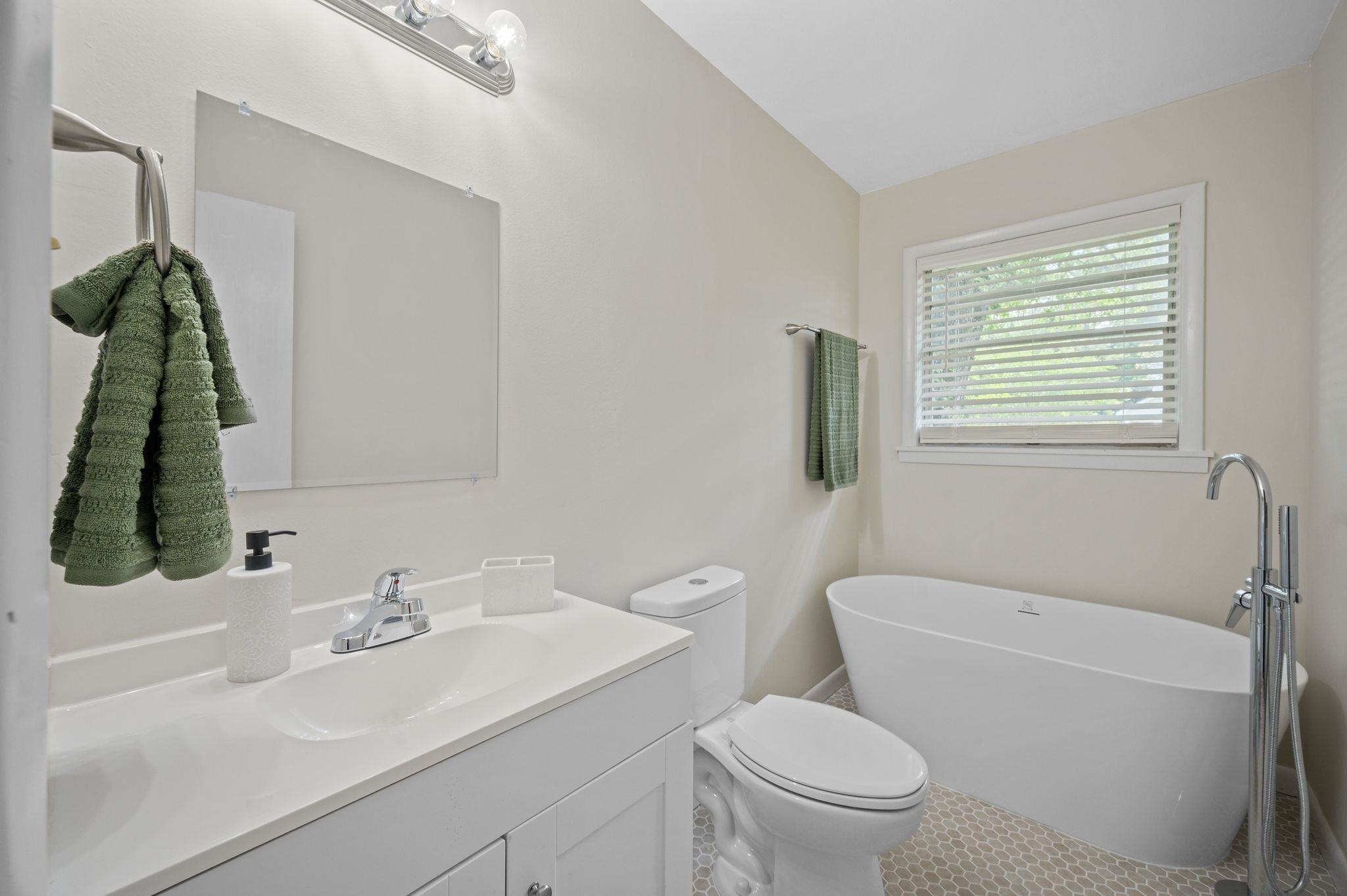 805 Marks Avenue Bay Minette, AL 36507 - Photo 19 of 24 Bathroom