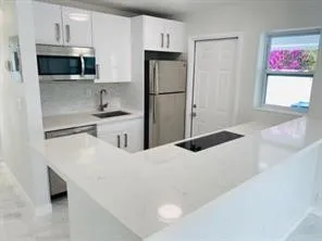 $2,200 | 2408 Northeast 4th Street, Pompano Beach, FL 33062