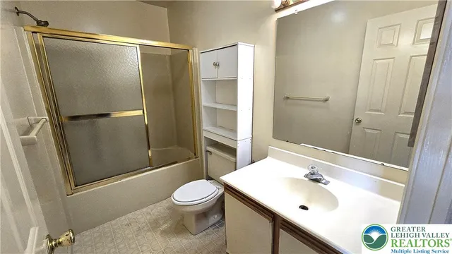 $2,000 | 327 Hill Road, Whitehall, PA 18052