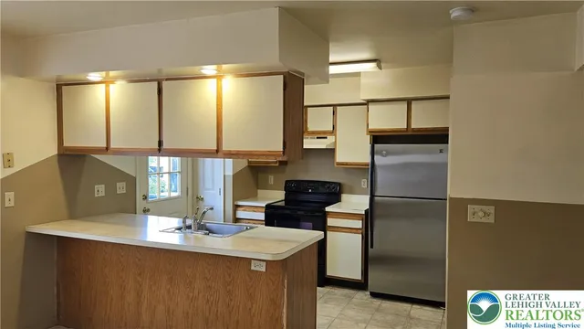 $2,000 | 327 Hill Road, Whitehall, PA 18052