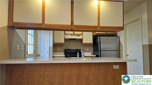 $2,000 | 327 Hill Road, Whitehall, PA 18052