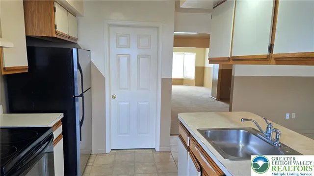 $2,000 | 327 Hill Road, Whitehall, PA 18052