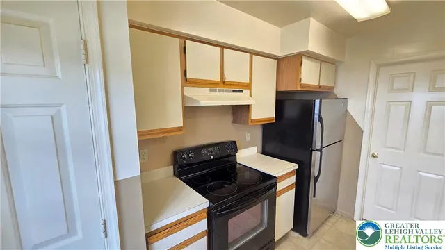 $2,000 | 327 Hill Road, Whitehall, PA 18052