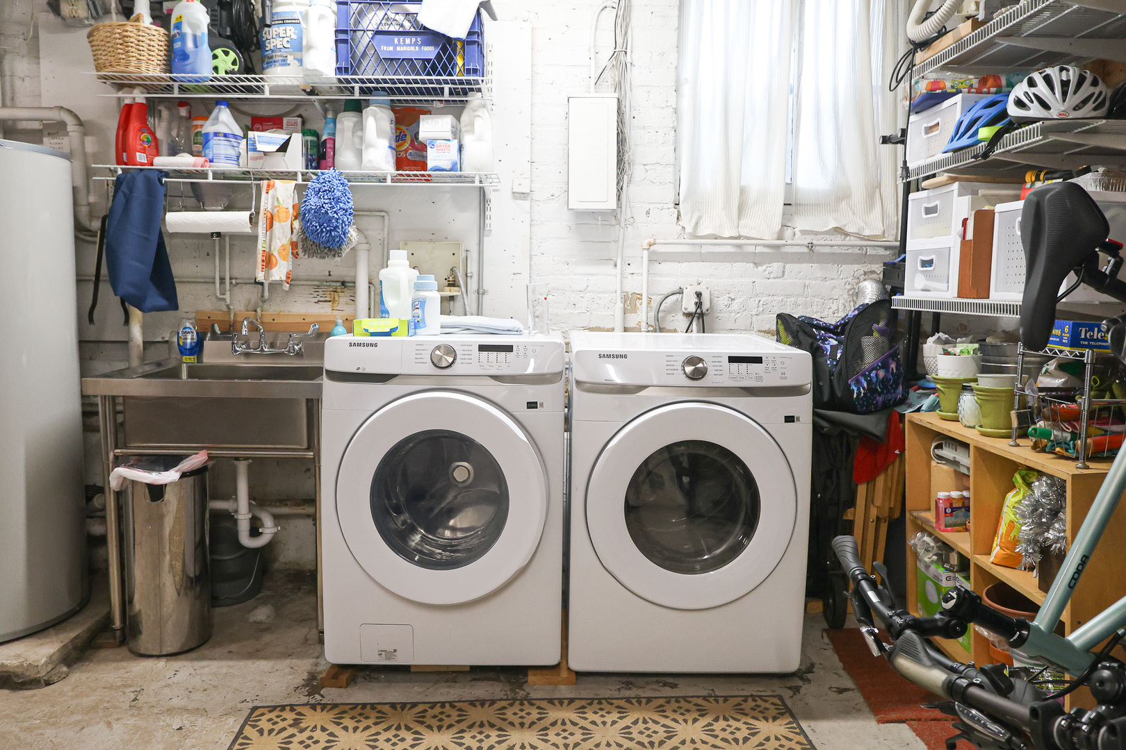 616 Michigan Avenue, Unit G Evanston, IL 60202 - Photo 15 of 20 a utility room with dryer and washer
