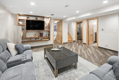 $599,900 | 7730 Brookhaven Avenue, Darien, IL 60561