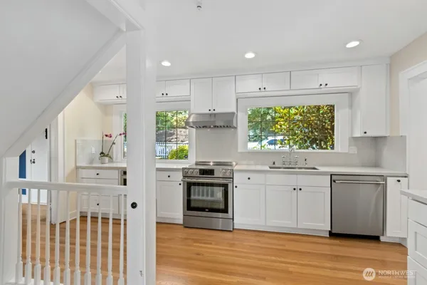 $5,900 | 732 36th Avenue, Seattle, WA 98122