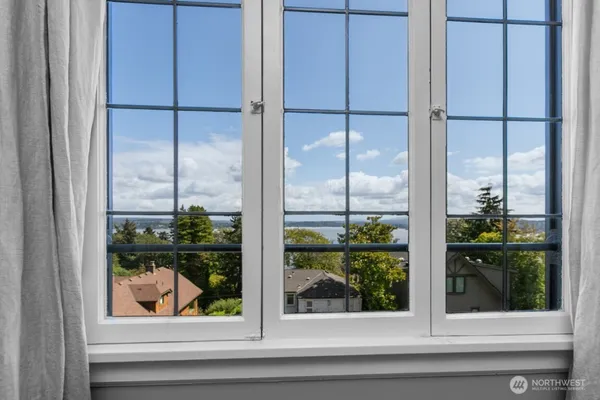 $5,900 | 732 36th Avenue, Seattle, WA 98122