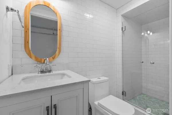 $5,900 | 732 36th Avenue, Seattle, WA 98122