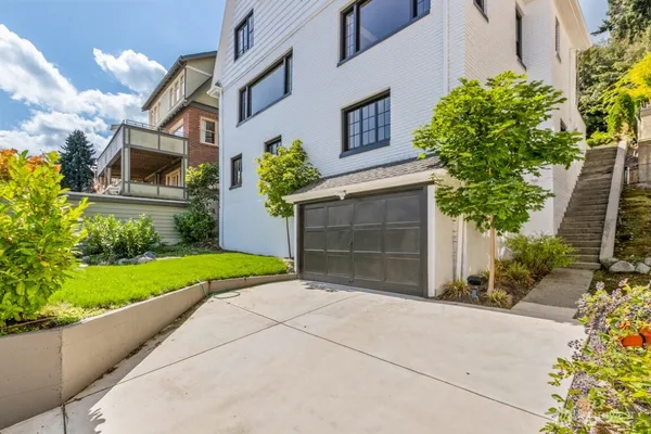$5,900 | 732 36th Avenue, Seattle, WA 98122