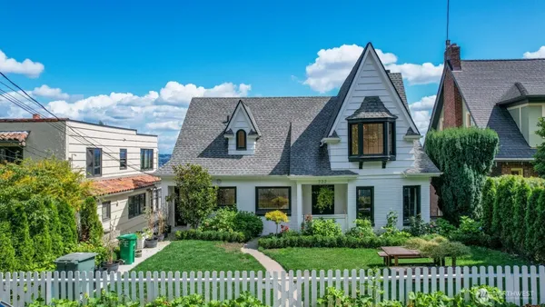 $5,900 | 732 36th Avenue, Seattle, WA 98122