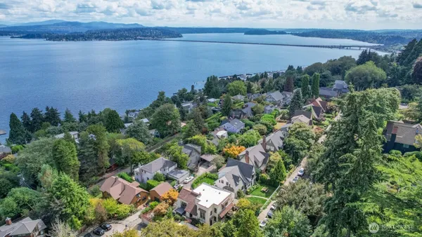 $5,900 | 732 36th Avenue, Seattle, WA 98122