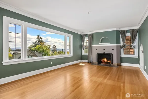 $5,900 | 732 36th Avenue, Seattle, WA 98122