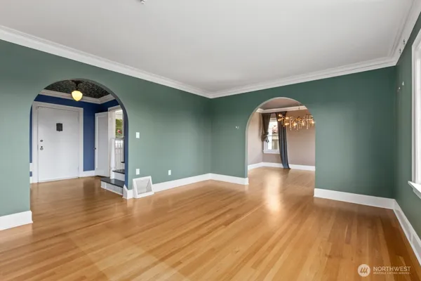 $5,900 | 732 36th Avenue, Seattle, WA 98122